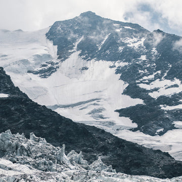Reducing microplastics in outdoor clothing