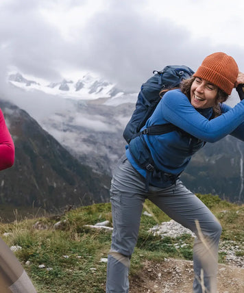 How to choose trekking poles: what to look for and which to buy