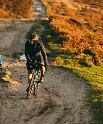 How to Layer Clothing for All Types of Cycling
