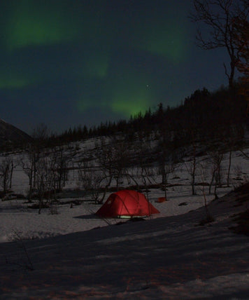 Top Tips for Staying Warm While Winter Camping