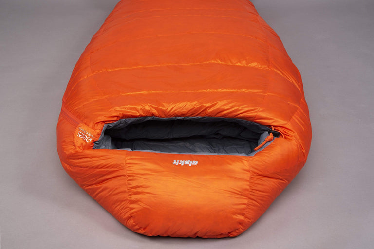 Alpkit alpinedream 1000 down sleeping bag hood - closed